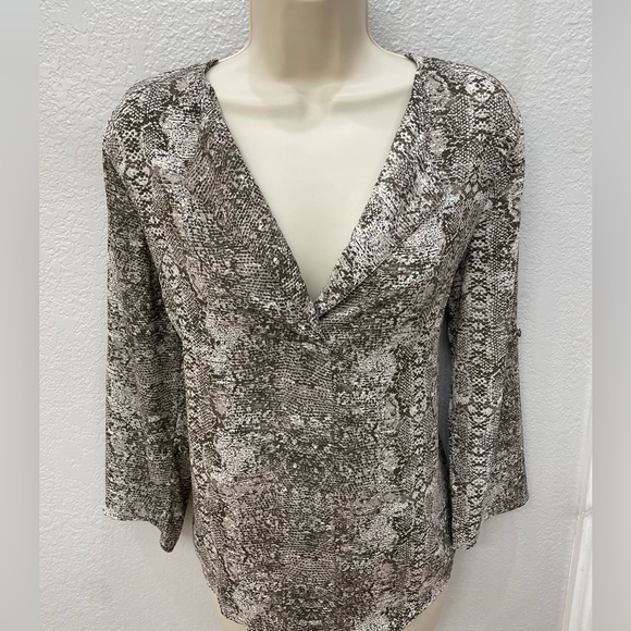 DR2 VNeck snake print with tie sleeves - Picture 1 of 1